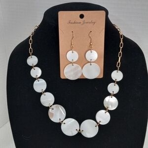 Chic Gold and White Shell Necklace And Earings Set Faahion.